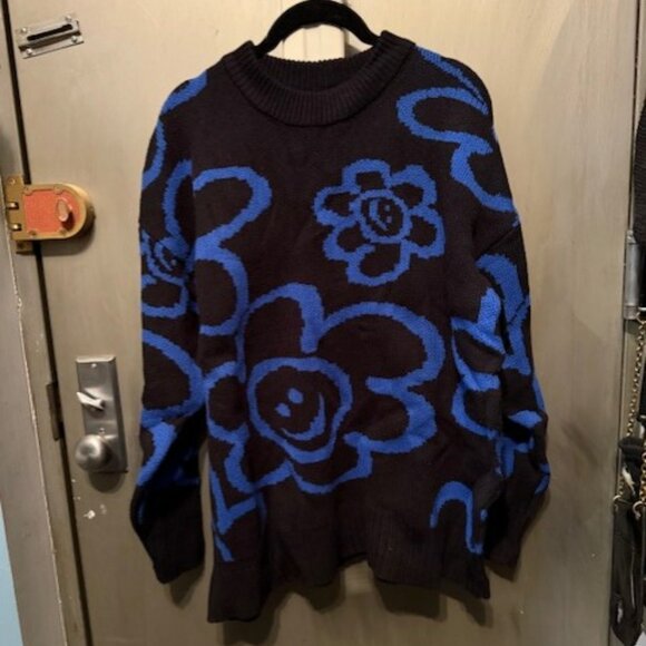 Retro Blue & Black floral & Smiley Face sweater - NWT - Picture 2 of 16